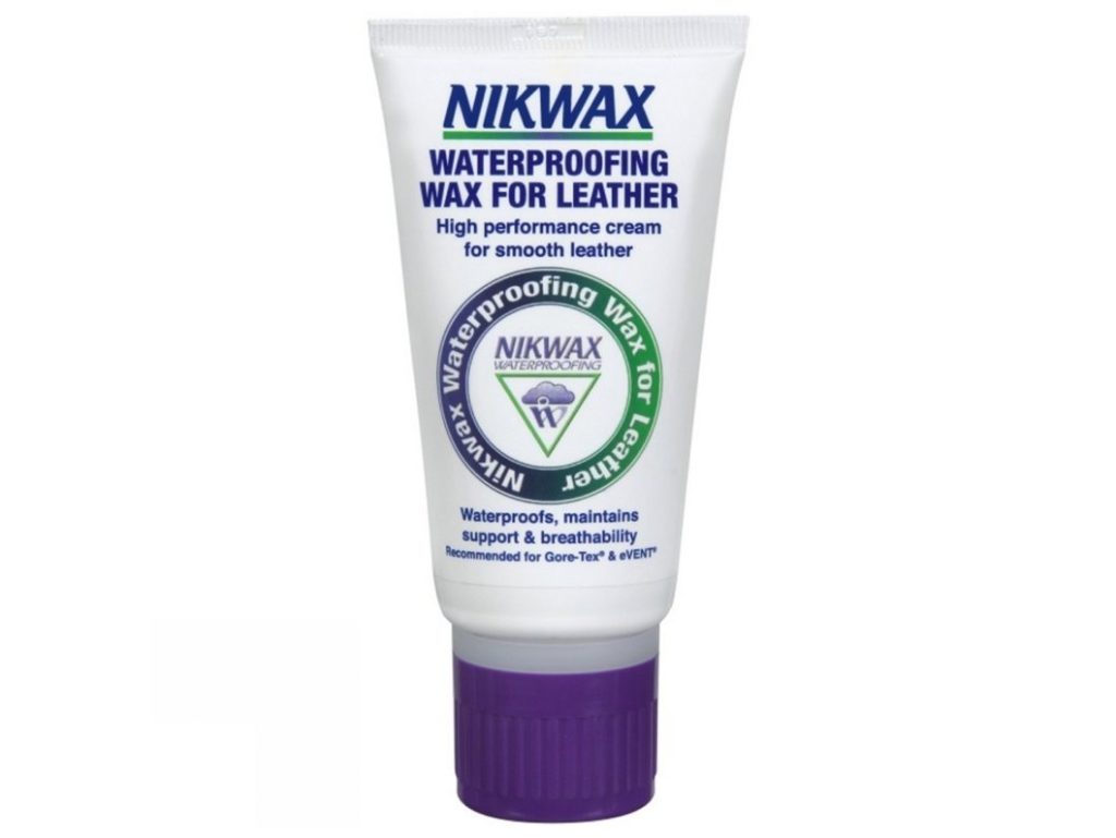 WaterBased waterproofing cream for smooth leather footwear.

High performance waterproofing that can be applied to wet or dry leather giving immediate protection.