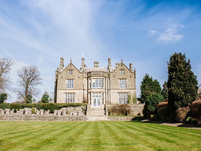 Falcon Manor Spring & Summer Getaways