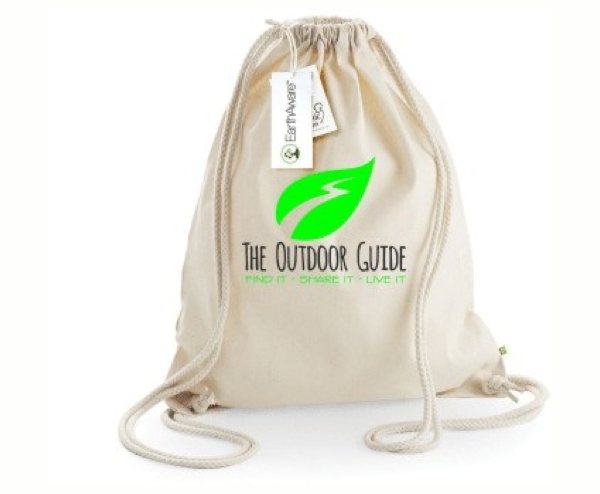 The Outdoor Guide Gymsac EarthAware™ organic gymsac.

 	Control Union certified cotton
 	Premium heavyweight fabric
 	Heavy rope drawcord closure
 	Printed with large logo