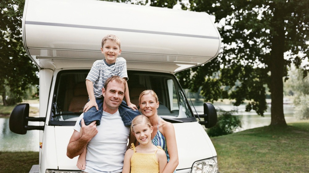 Motorhome or caravan pros & cons :: Camplify