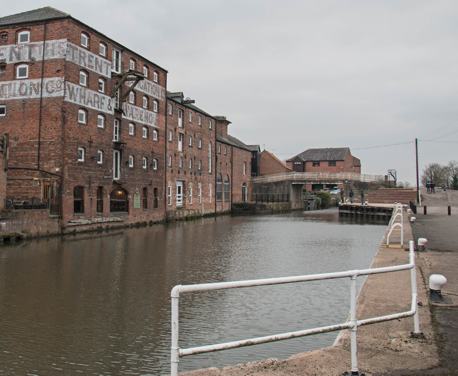This Canal and River Trust walk follows an accessible wheel friendly river towpath in Newark.