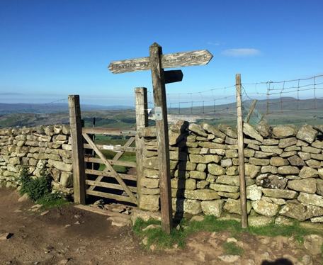 Read Zoe adventure of the Yorkshire Three Peaks from her inspiring blog Splodz Blogz ...