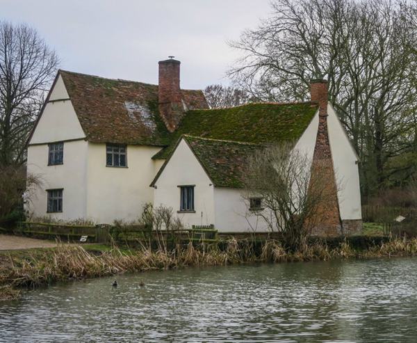 This walk on the Essex-Suffolk border explores the picturesque Stour Valley and Dedham Vale, made famous by John Constable’s 18th century paintin