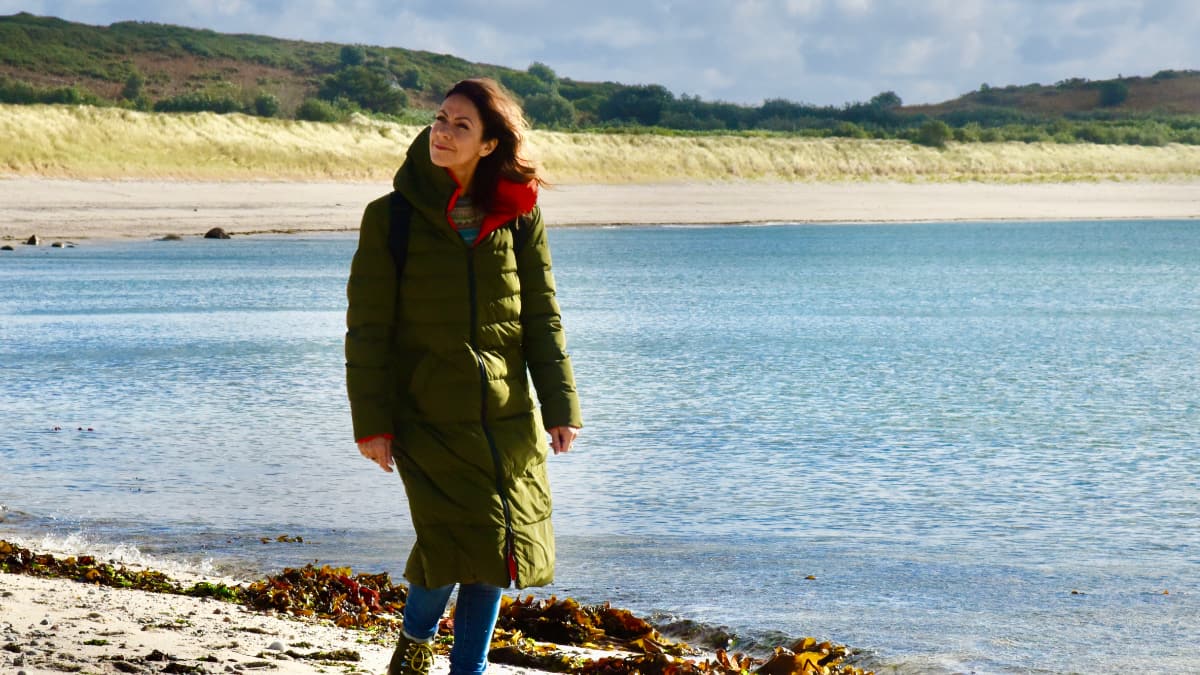 Cornwall and Devon Walks with Julia Bradbury: The Isles of Scilly, The ...