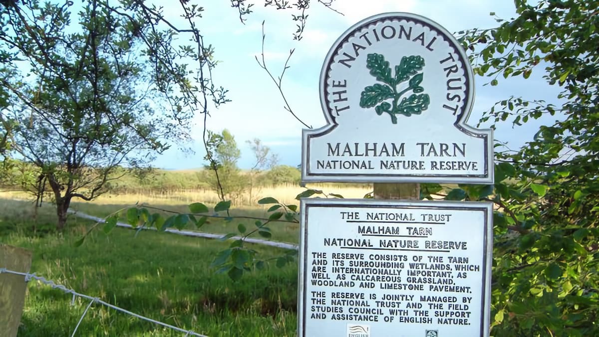 Malham Tarn walk Slide 1 Malham Tarn
